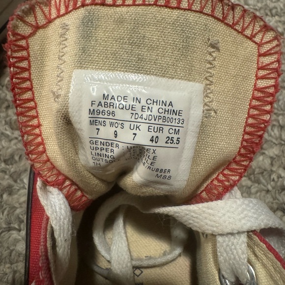 Converse low tops. Red. Men’s size 7 - Picture 1 of 3